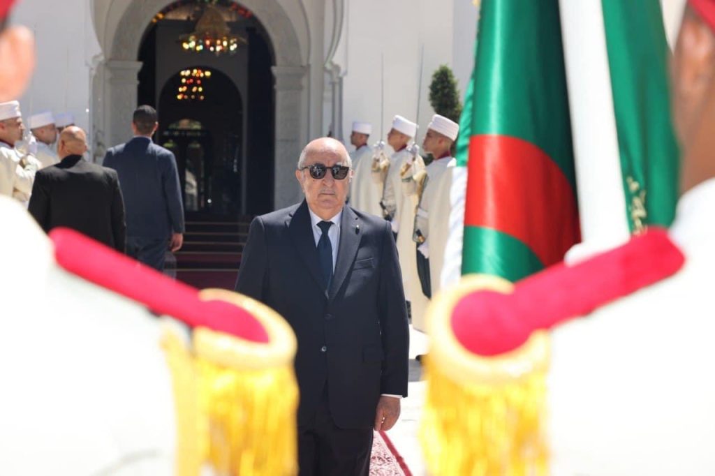 “أيها الفرنسيون.. الجزائر ليست محميتكم”