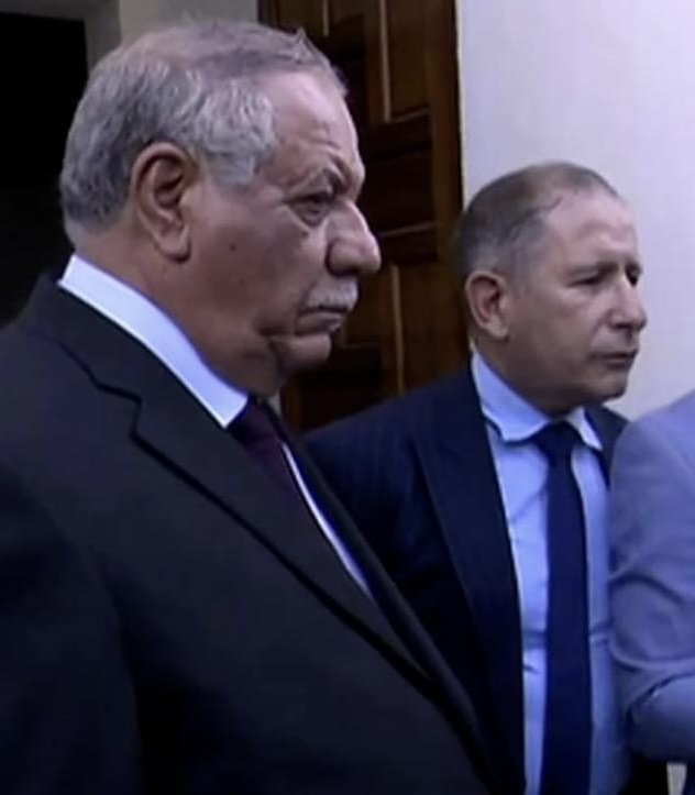 سحب استمارات اكتتاب التوقيعات للراغب في الترشح  “عبد المجيد تبون “