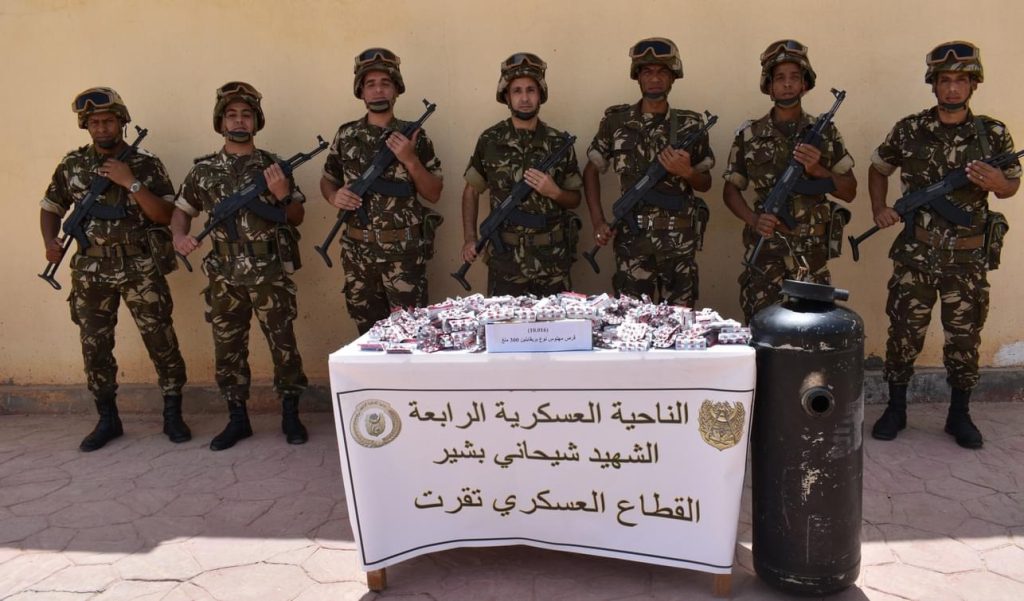 الجيش الجزائري:إحباط محاولة إدخال أكثر من 3 قناطير من الكيف المعالج عبر الحدود مع المغرب