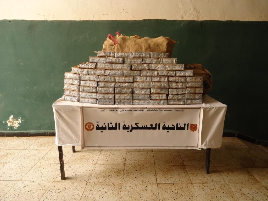 الجيش الجزائري:إحباط محاولة إدخال أكثر من 3 قناطير من الكيف المعالج عبر الحدود مع المغرب