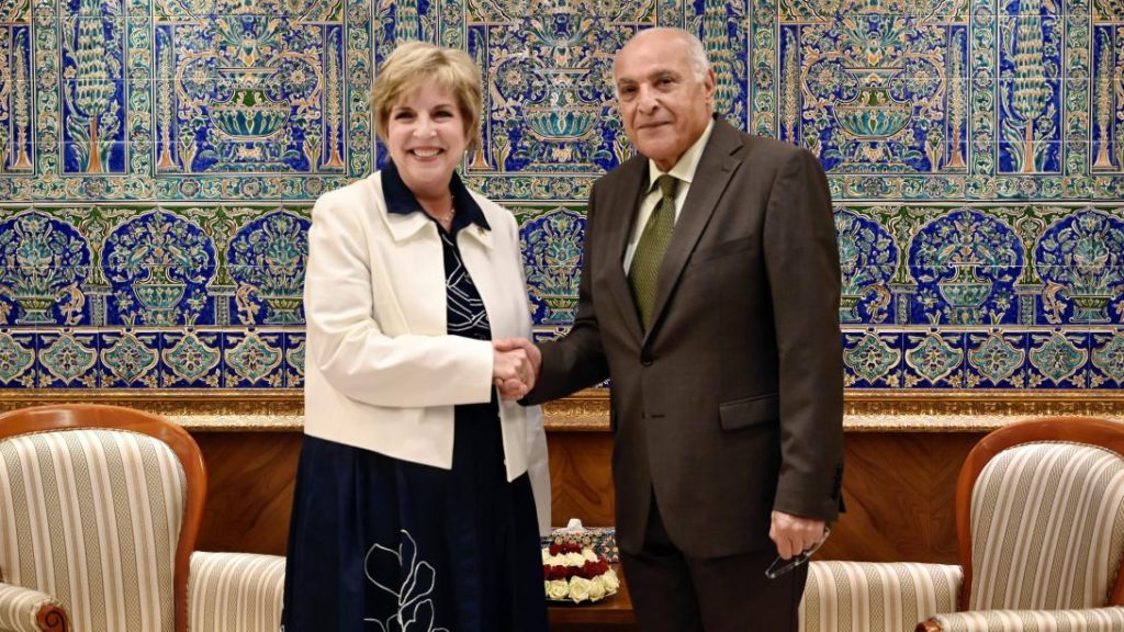 رسائل جزائرية لواشنطن وبكين!