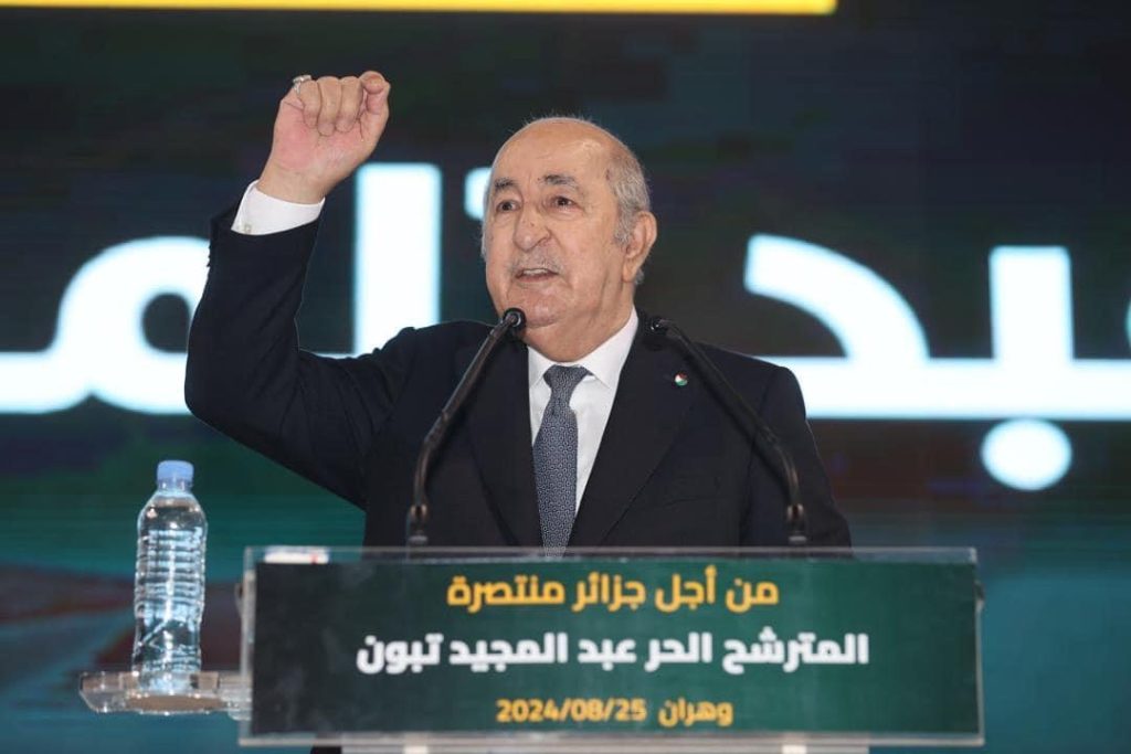 مؤيدو المترشح الرئاسي “تبون ” يستعرضون عضلاتهم في أكبر تجمع انتخابي بالغرب الجزائري