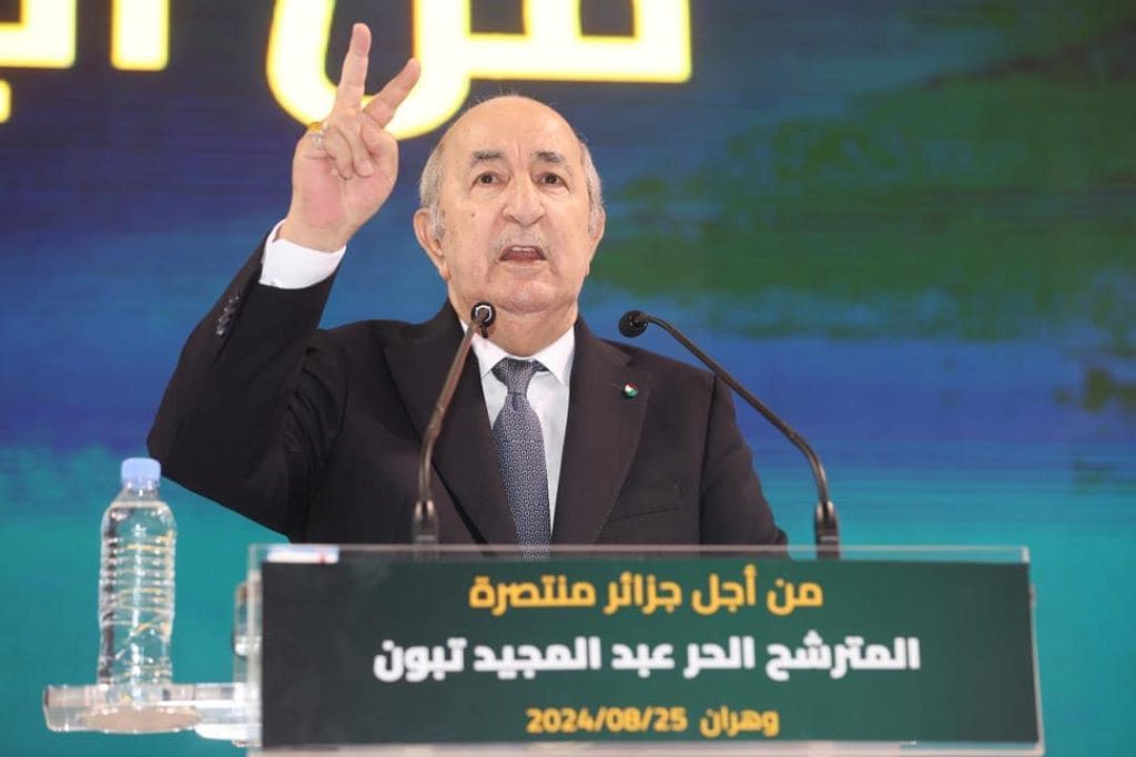 مؤيدو المترشح الرئاسي “تبون ” يستعرضون عضلاتهم في أكبر تجمع انتخابي بالغرب الجزائري
