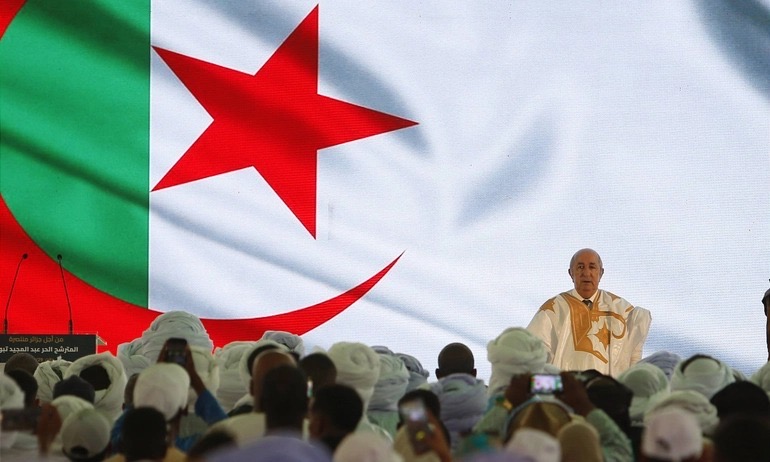 لا يمكن منع كلب من النباح .. هستيريا الصحافة الفرنسية !