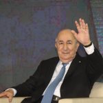 تبون :على الجزائريين أن يفهموا بأن بلدنا مستهدف ونتعرض لاستفزازات على عدة جبهات !