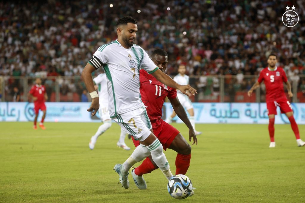 الخضر يعبدون الطريق نحو كأس أمم أفريقيا 2025