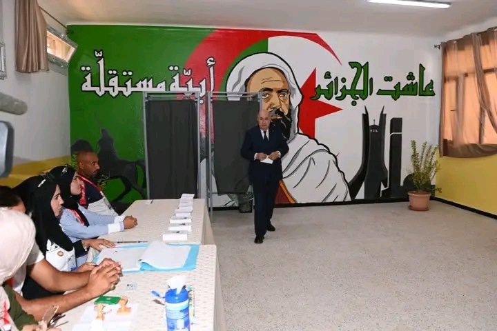 رسالة الجزائريين إلى العالم ..وحدة الوطن أهم من جزئية من يحكم