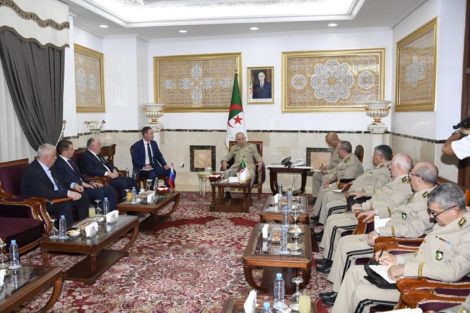 السعيد شنقريحة يستقبل المدير العام للشركة الروسية “روزوبورون إكسبورت”