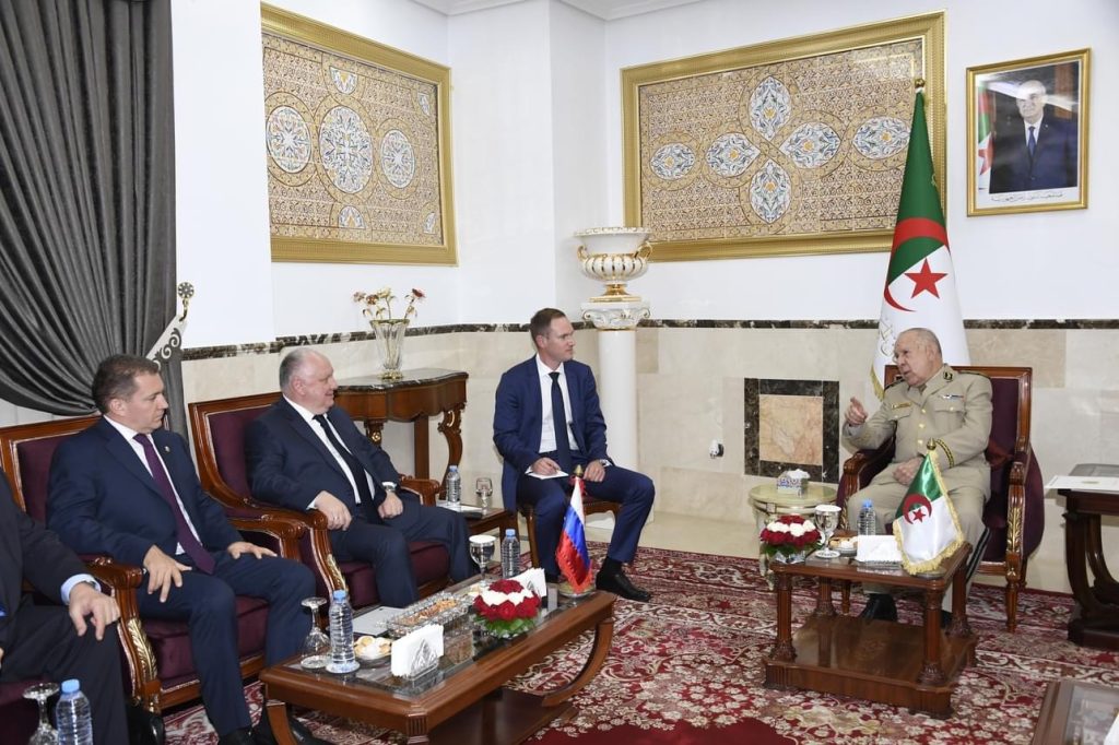 السعيد شنقريحة يستقبل المدير العام للشركة الروسية “روزوبورون إكسبورت”