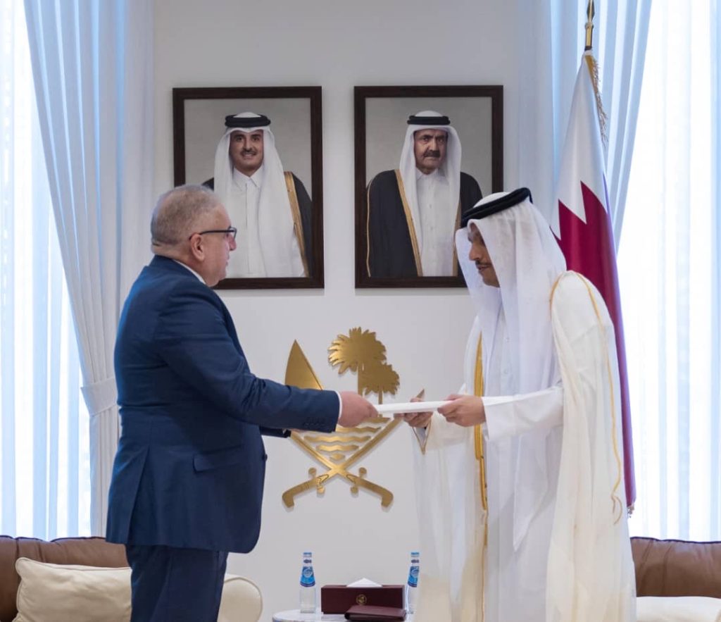 مقرمان في الدوحة حاملا رسالة خطية من الرئيس تبون إلى أمير دولة قطر