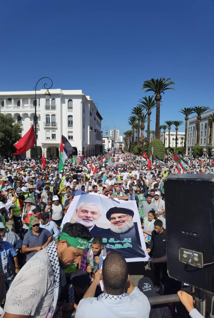 الشارع المغربي ينتفض ضد التطبيع ويرفع صور نصر الله في الرباط