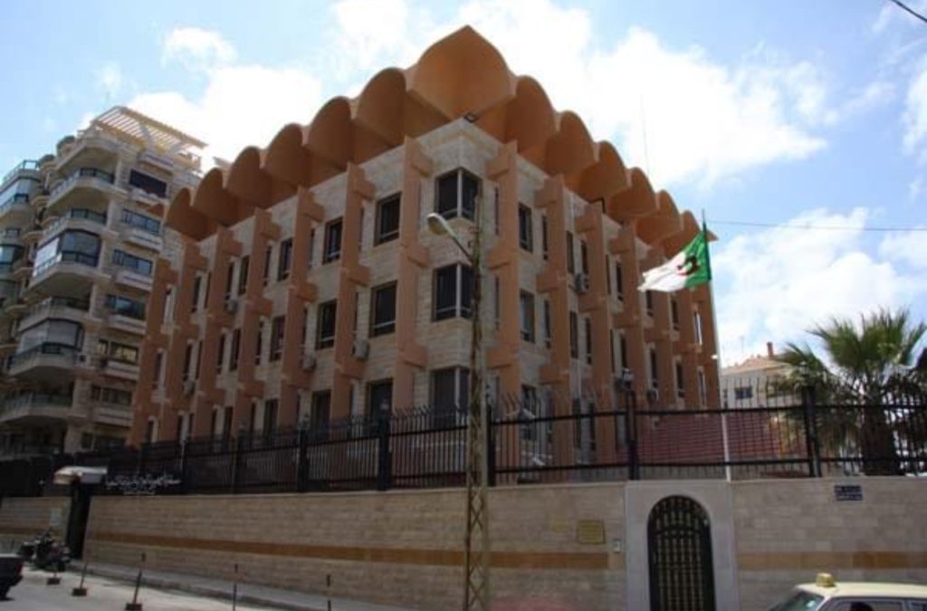 الشروع في إجراءات إجلاء الرعايا الجزائريين من لبنان