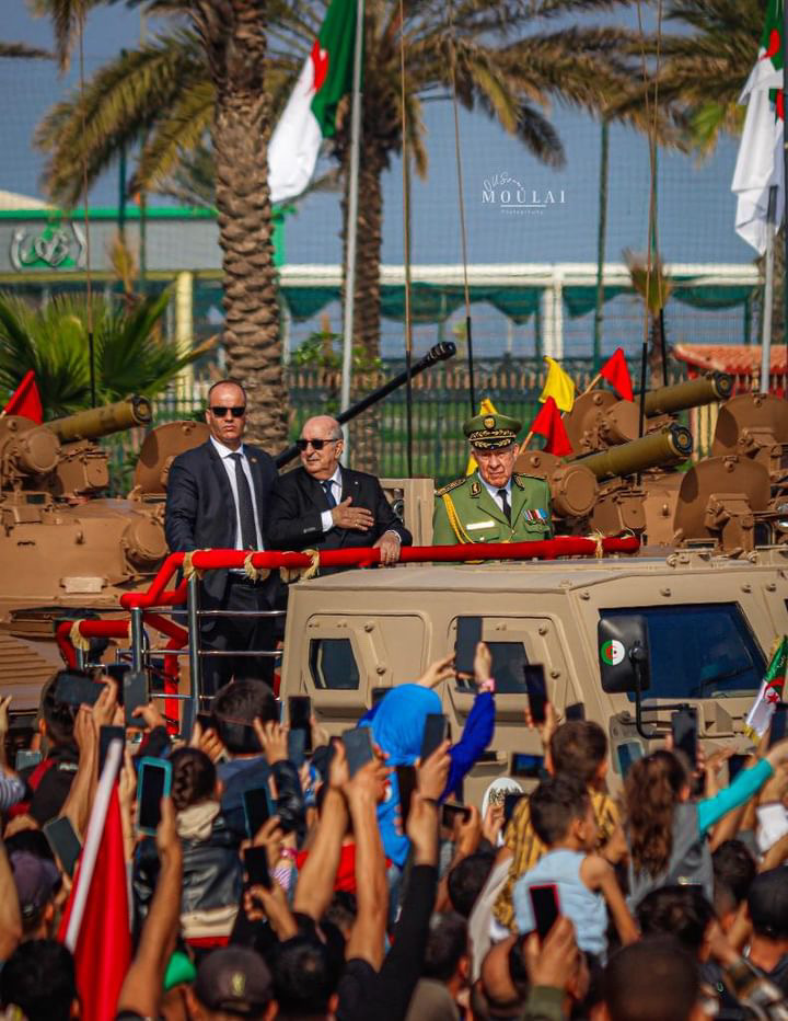 الرئيس الجزائري :”سلاح جيشنا موجه حصرا للدفاع عن الجزائر والمساهمة في إحلال الأمن والسلم الدوليين”