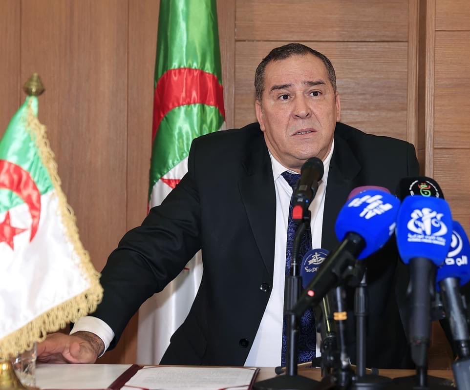 وزير الاتصال الجزائري يكرس الشفافية في التعاطي مع المشهد الإعلامي !