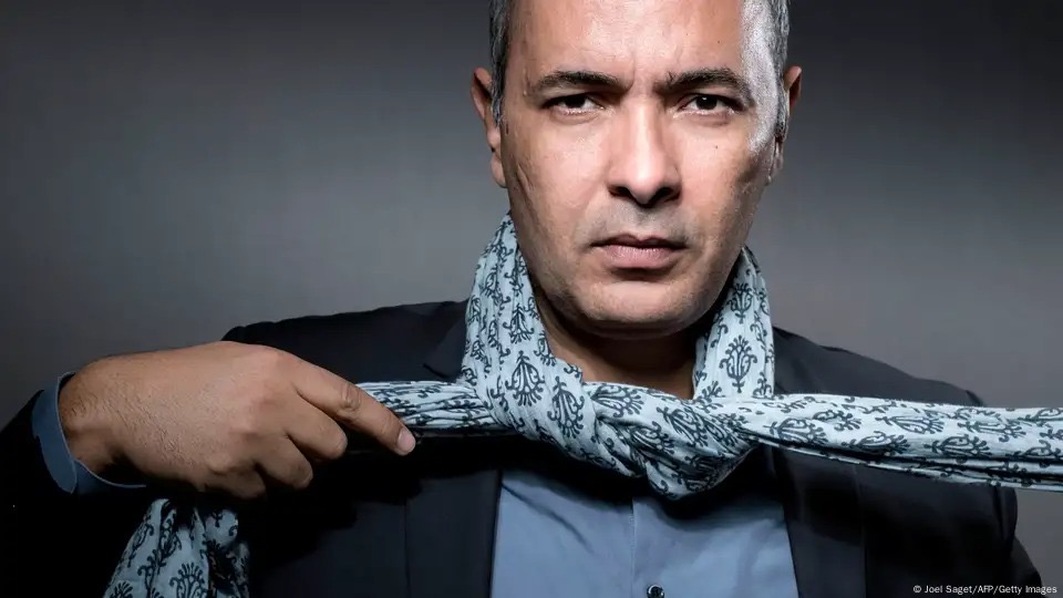 لوفيغارو “واجهة الأوليغارشية الفرنسية “البائسة”