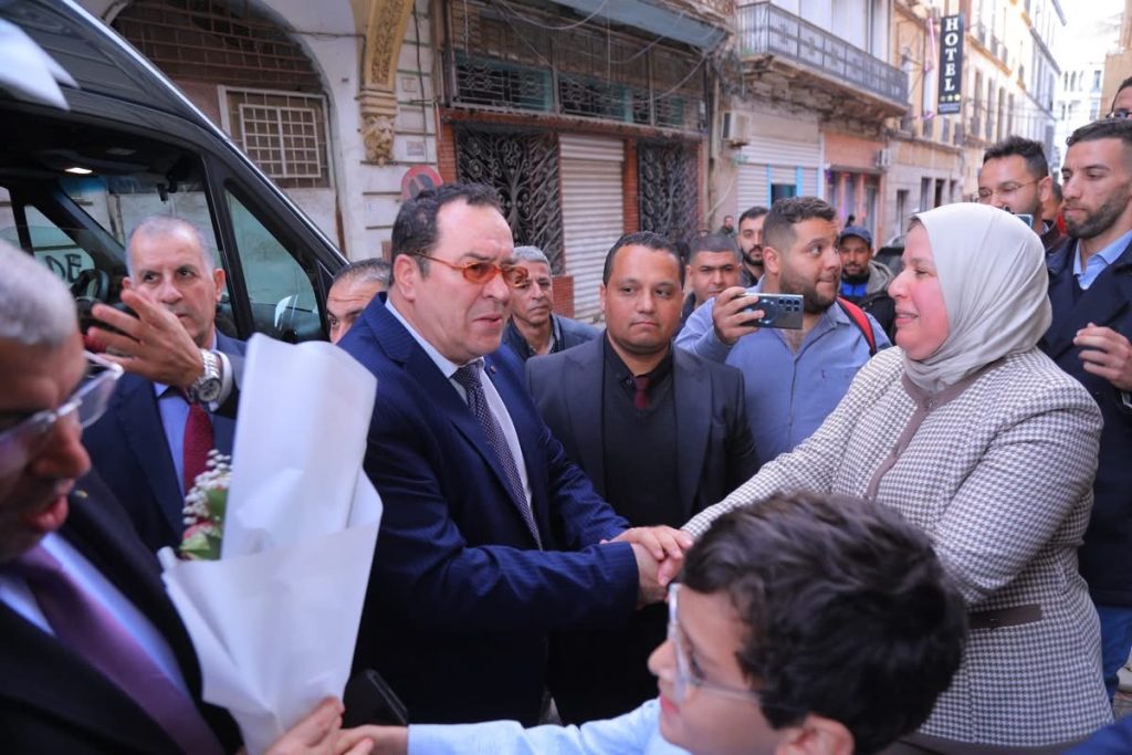 محمد مزيان يذكر فرنسا بتاريخها الاستعماري الأسود