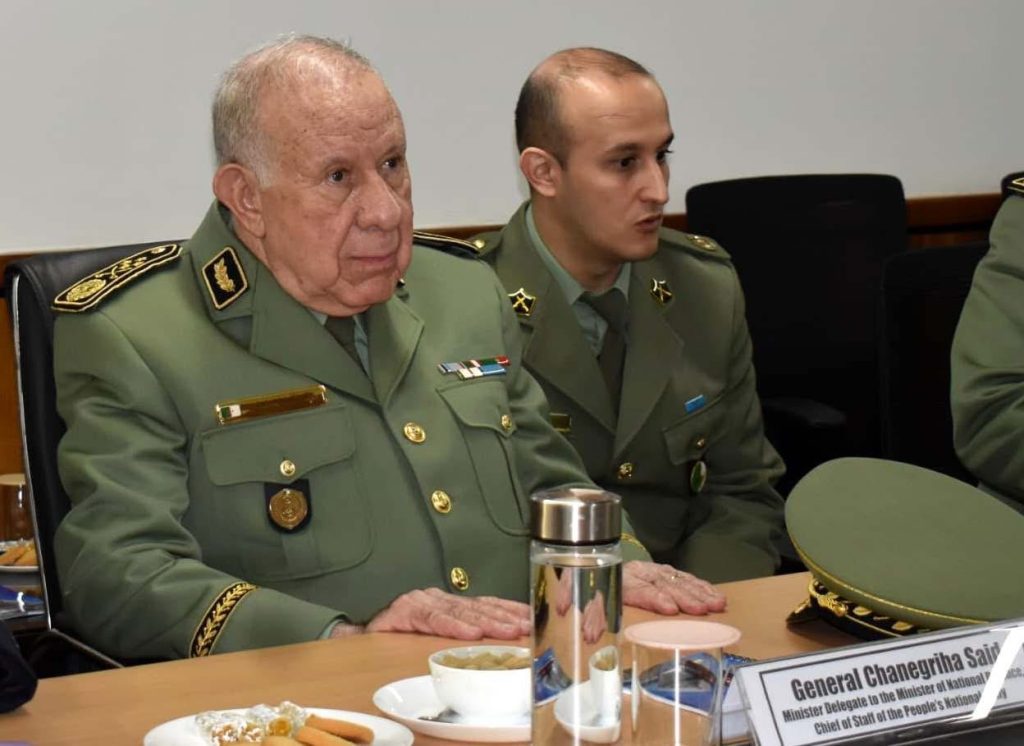 السعيد شنقريحة يطلع على التجربة الهندية في الصناعات العسكرية البحرية