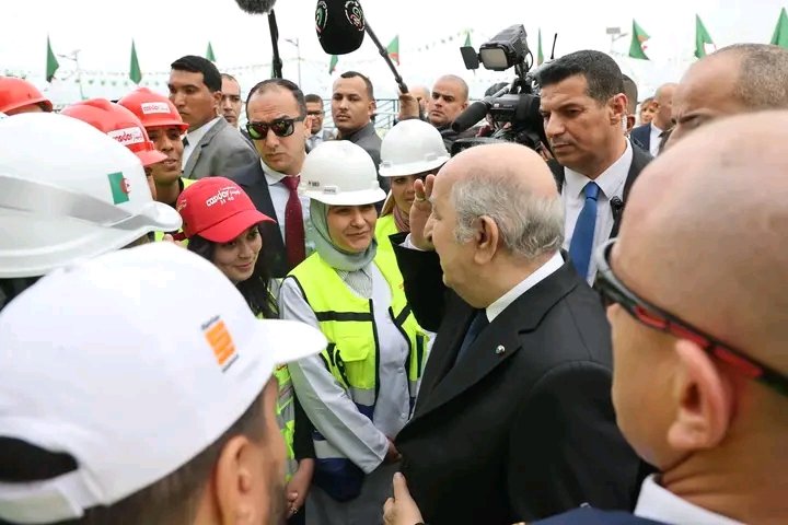 الرئيس تبون : ‏كل خطوة تخطوها ⁧‫الجزائر‬⁩ اليوم، تقدمها نحو ساحة الدول الناشئة”