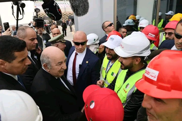 الرئيس تبون : ‏كل خطوة تخطوها ⁧‫الجزائر‬⁩ اليوم، تقدمها نحو ساحة الدول الناشئة”
