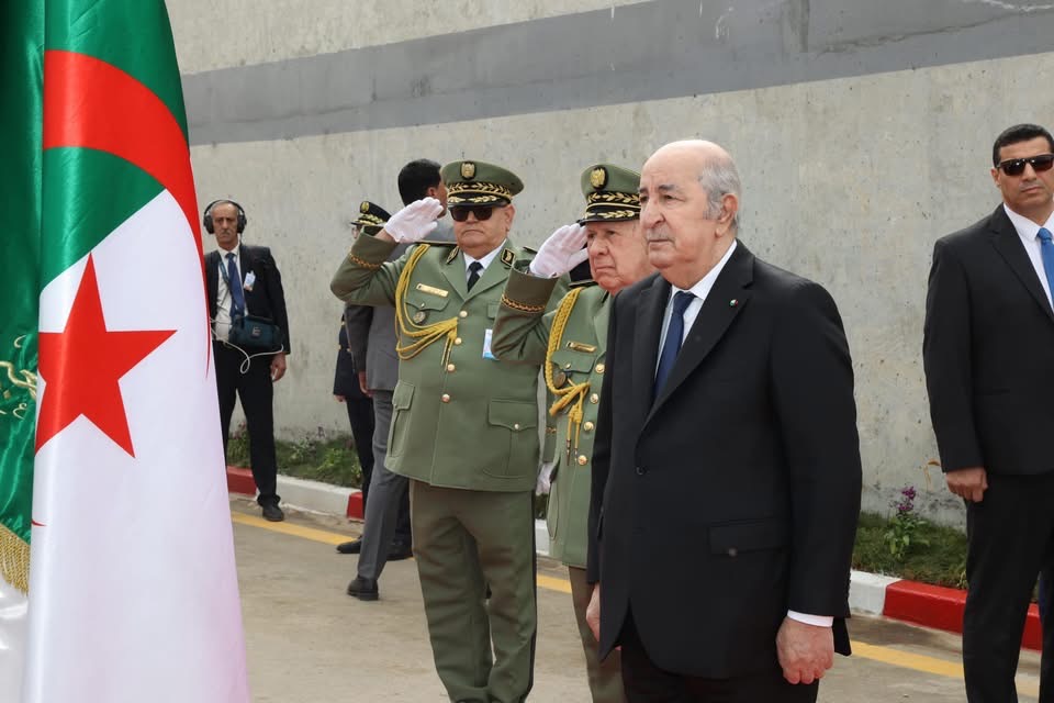 الرئيس تبون : ‏كل خطوة تخطوها ⁧‫الجزائر‬⁩ اليوم، تقدمها نحو ساحة الدول الناشئة”