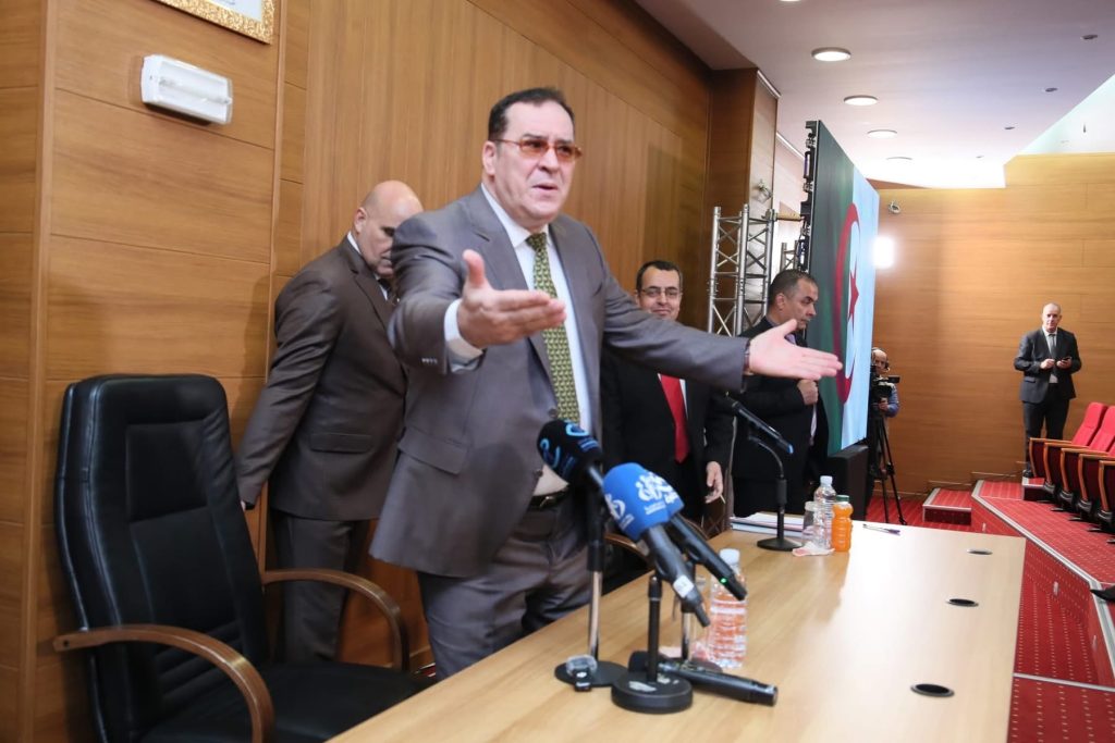وزير الاتصال الجزائري يترجم التزاماته مع الأسرة الإعلامية ويطلق سلسلة دورات تكوينية للصحفيين
