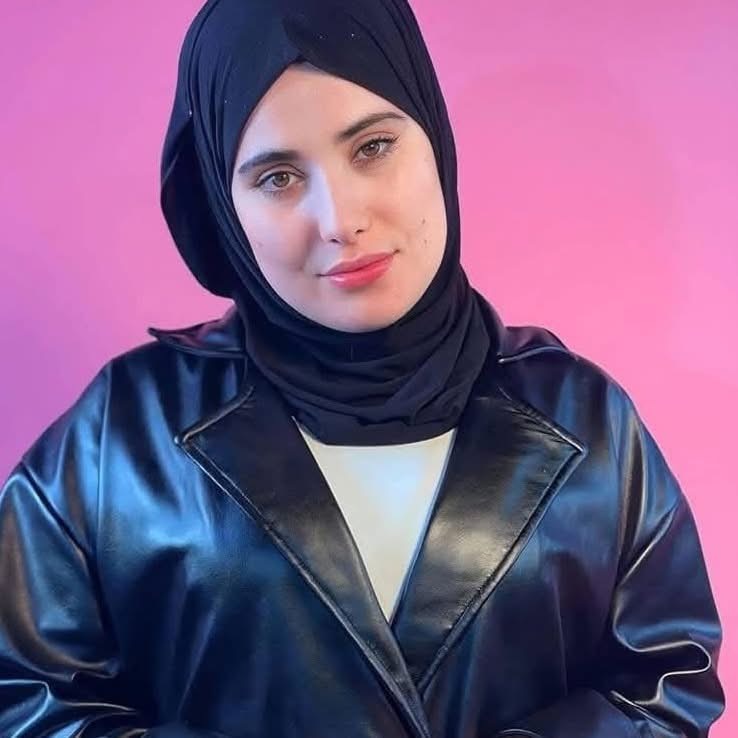 خمس سنوات سجنا نافذا لمؤثرة جزائرية على خلفية صناعة محتوى وعرض فيديوهات مخلة بالحياء