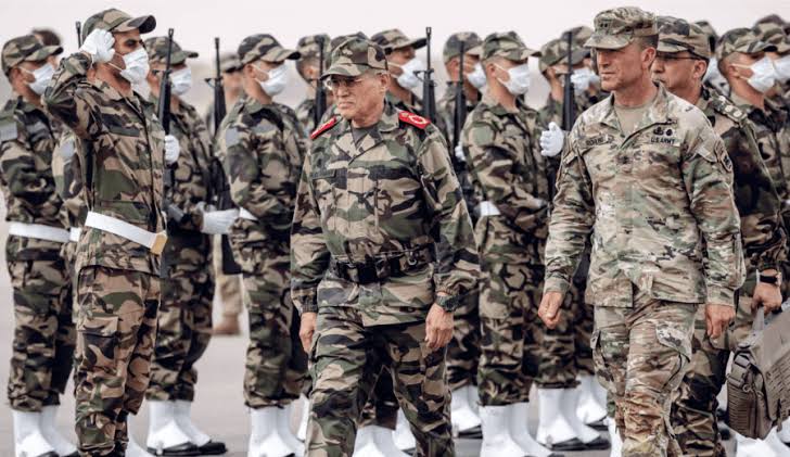 تواجد عسكري فرنسي  استفزازي في المغرب قبالة الحدود الجزائرية ..ومومسات مغربيات للترفيه عن جنود فرنسا