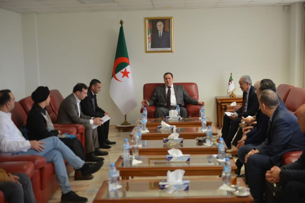 هذا ما دار بين وزير الاتصال  والمنظمة الوطنية للصحافيين الجزائريين