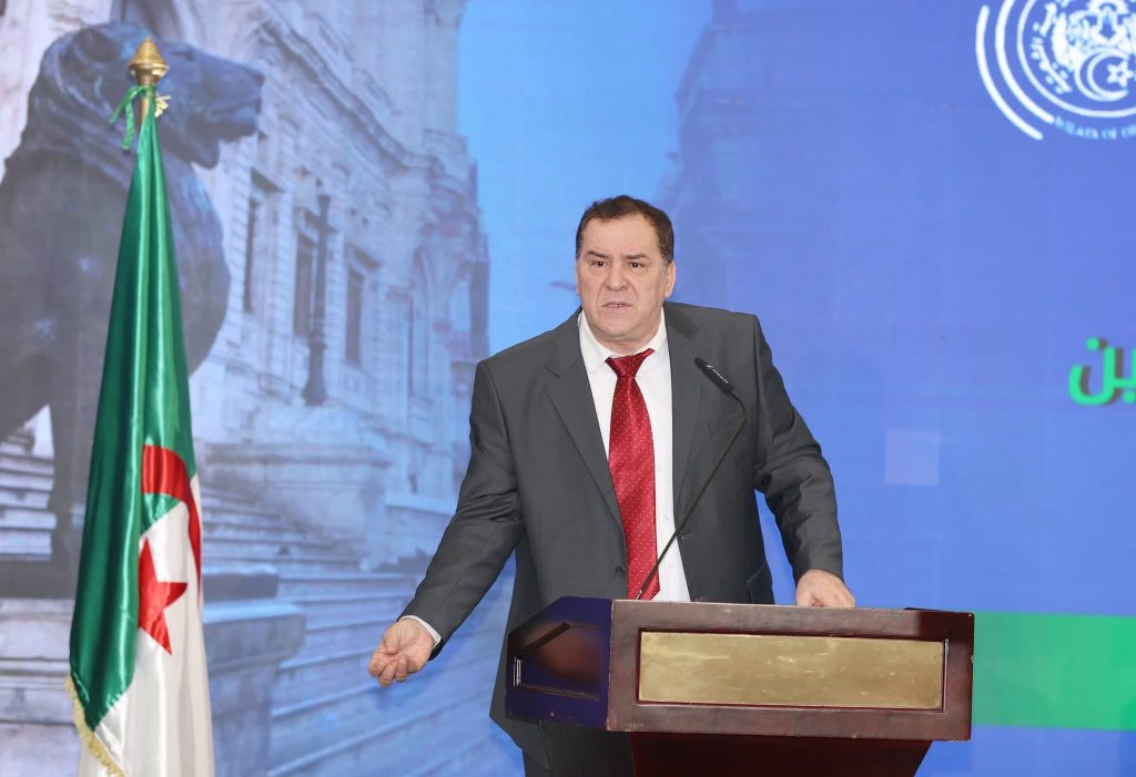 انحرافات الإعلام الرياضي ..نقطة نظام وزير الاتصال الجزائري