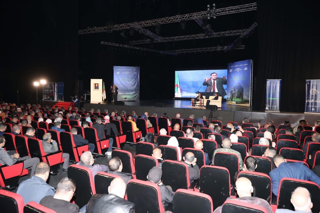 محمد مزيان :الحكومة لا تتدخل في الخط التحريري للمؤسسات الإعلامية