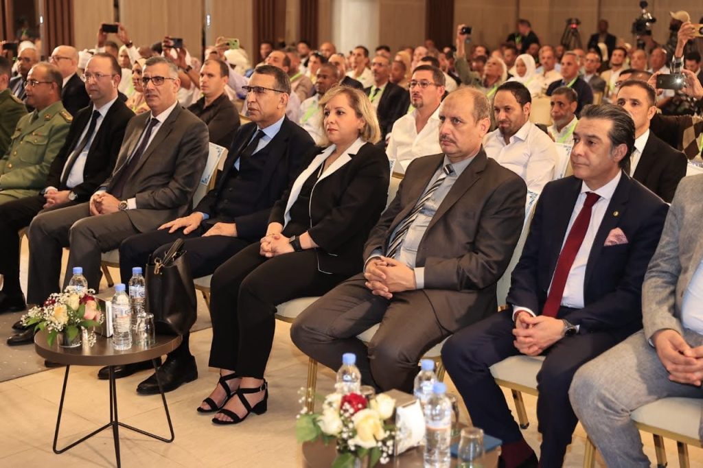 وزير الاتصال الجزائري :الرئيس تبون يسعى وبنظرة استراتيجية لإحداث التوازن بين مختلف مناطق البلاد