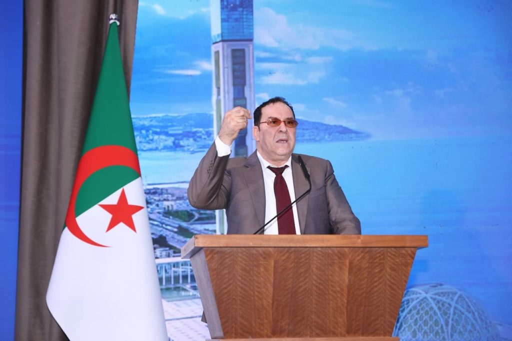 محمد مزيان يضع النقاط على الحروف