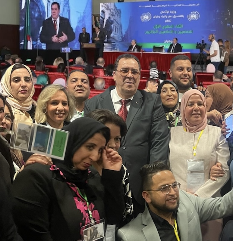 دون بروتوكولات ..وزير الاتصال الجزائري في جلسات نقاش تفاعلية مع الصحفيين محليا ومركزيا