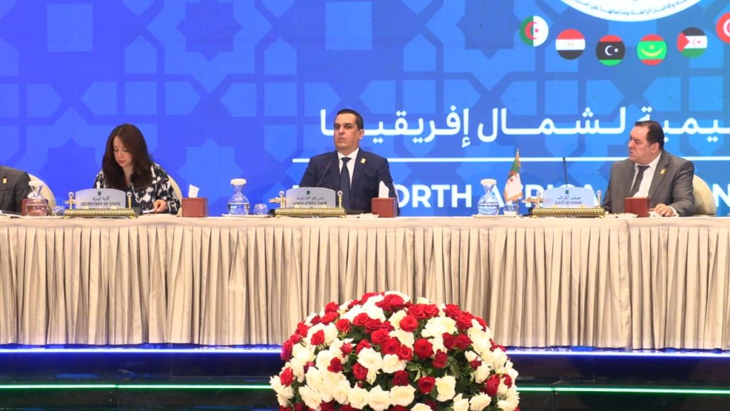 محمد مزيان ..معركة مكافحة الأخبار الكاذبة