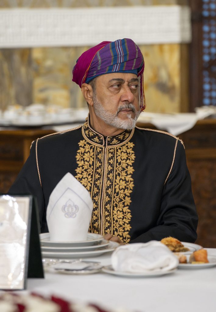 الجزائر ترحب بسلطان عمان