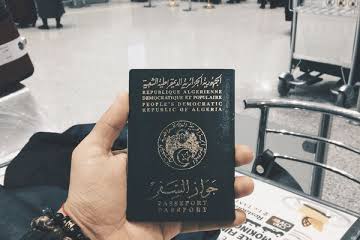 تسليم جوازات سفر جزائرية بشكل غير قانوني  لسوريين ..العدالة تضرب بقوة