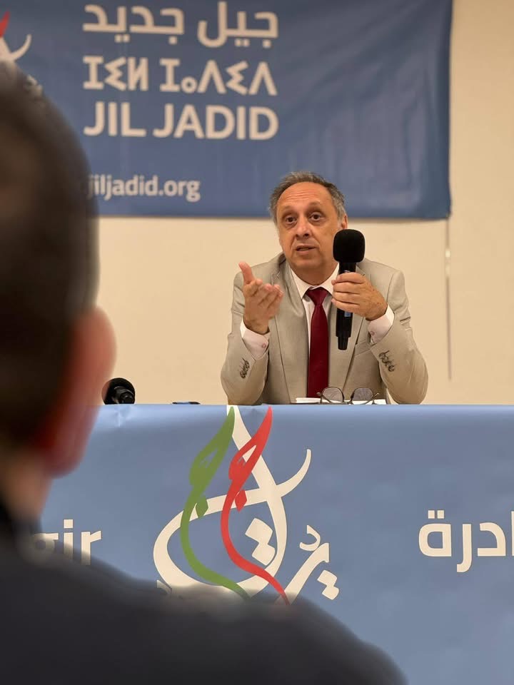جيلالي سفيان في “ستريبتيز” سياسي بلا جمهور في باريس!