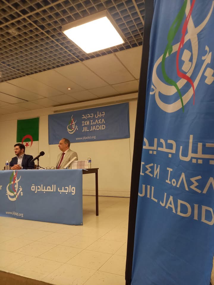 جيلالي سفيان في “ستريبتيز” سياسي بلا جمهور في باريس!