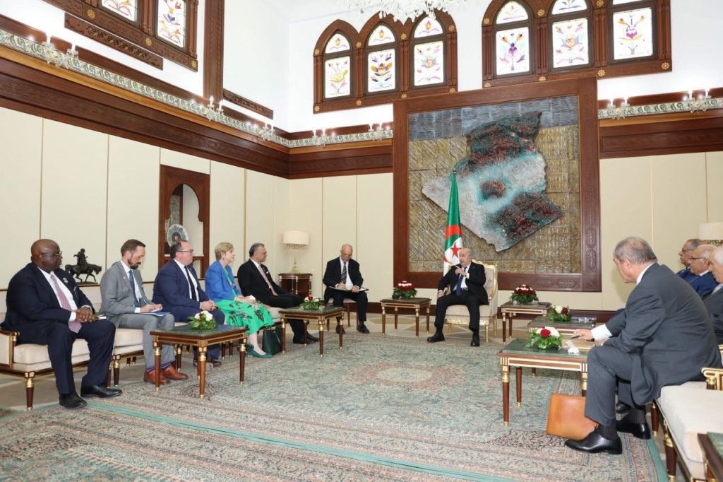 الرئيس تبون يستقبل كبير مستشاري ترامب