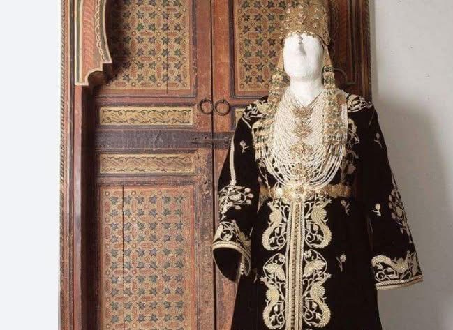 القفطان الجزائري لا علاقة له بالعثمانيين وجذوره تمتد للفتوحات الإسلامية