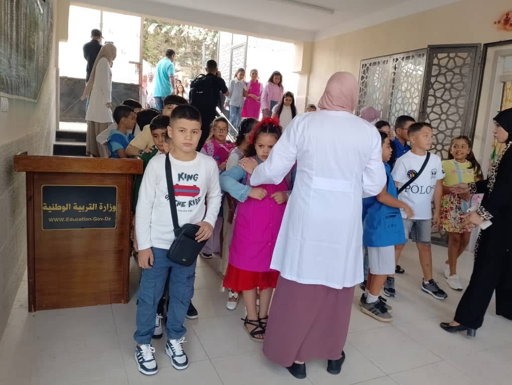 12 مليون تلميذ يلتحقون بمقاعد الدراسة في الجزائر