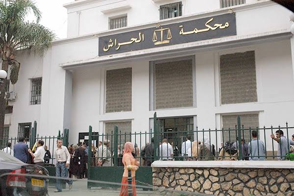 عام حبسا لشاب انتحل صفة وكيل جمهورية بفيلتر نسائي على “تيك توك”