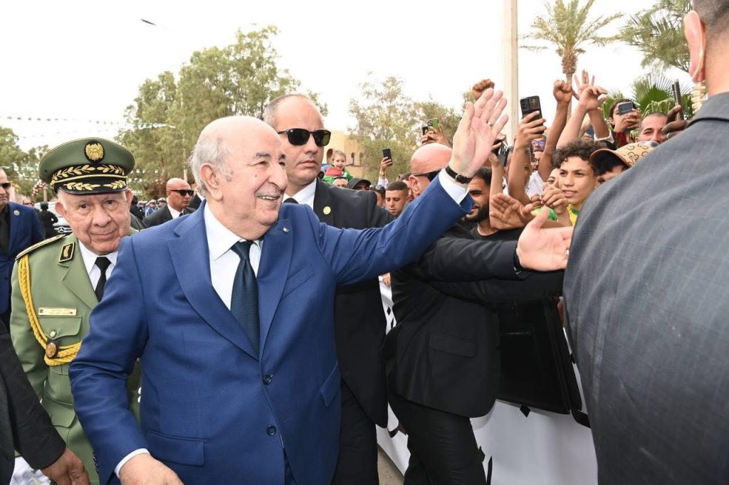 تبون يتحدث عن “خاين الدار” ..رأس الأفعى في مخططات التكالب على الجزائر  !
