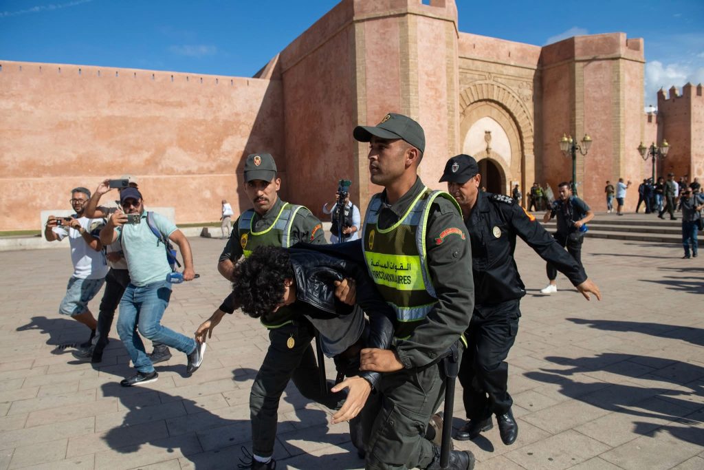 سيناريو النيبال يتكرر في المغرب ..الشارع يطالب بإسقاط النظام الملكي ومحاسبة كبار رموز المخزن
