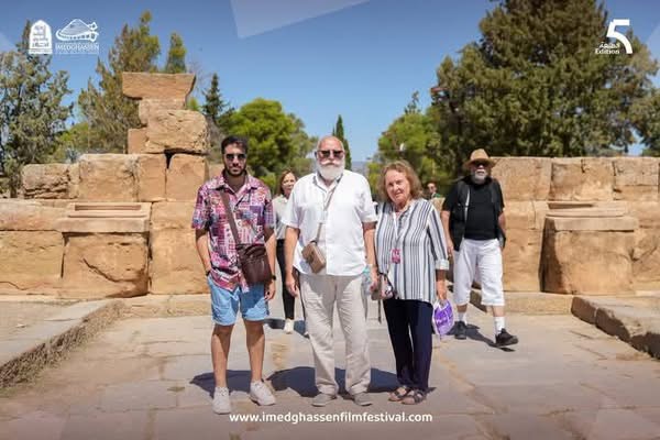 الأوراس تكرم نجم الدراما السورية