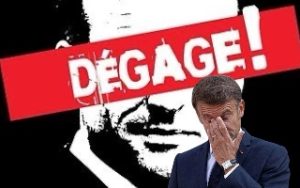 ماكرون Dégage ..مطلب شعبي في فرنسا !