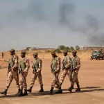 مالي تحت الحصار .. نفاذ الوقود واحتقان شعبي ضد الانقلابيين