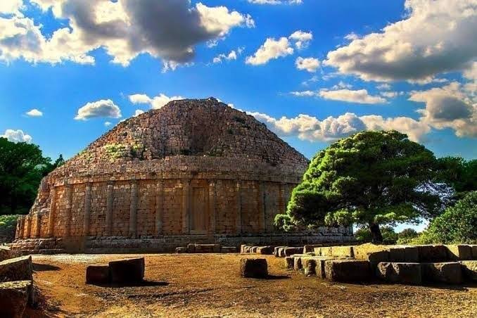 صحيفة إسبانية: “الجزائر الجوهرة التي لم تكتشف بعد”