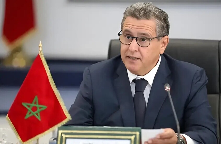 كاتب مغربي يفضح حكومة “أخنوش” وإعلام البلاط