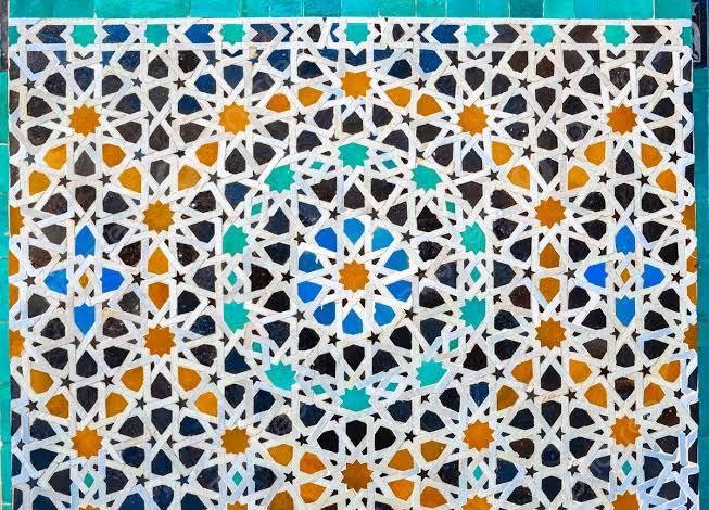 “الزليج” الجزائري يحظى بإعجاب عالمي